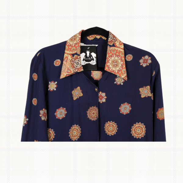 Camisa Azul con diseños
